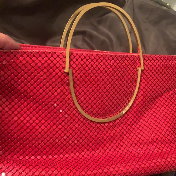 Red Mesh ‘think Whiting & Davis’ small handbag - Picture 4 of 10